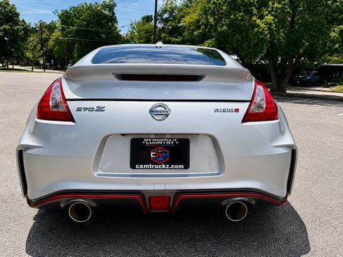 Used 2016 Nissan 370Z NISMO RWD image 5