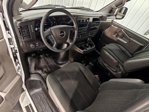 Used 2024 GMC Savana 2500 w/ Driver Convenience Package image 4
