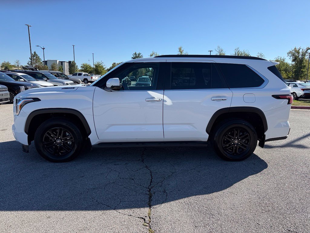 Used 2025 Toyota Sequoia SR5 AWD/4WD image 4