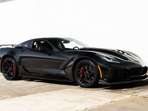 Used 2019 Chevrolet Corvette ZR1 RWD image 7