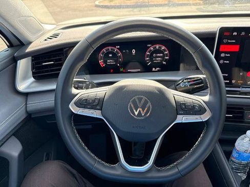 Used 2026 Volkswagen Tiguan SE FWD image 7