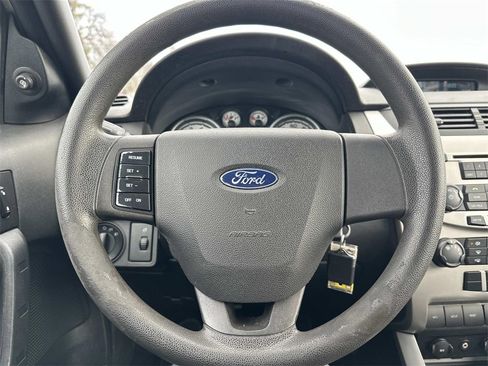 Used 2011 Ford Focus SE image 20