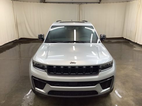 New 2026 Jeep Grand Cherokee Altitude AWD/4WD image 3