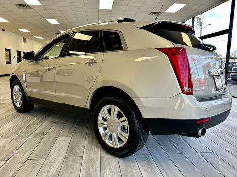 Used 2011 Cadillac SRX Luxury image 7