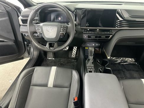 Used 2026 Toyota Camry SE FWD image 19