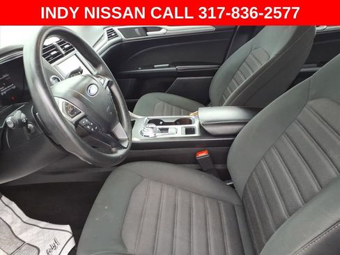 Used 2020 Ford Fusion SE image 13