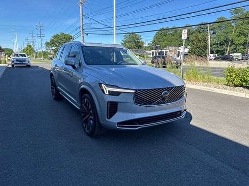 Certified 2025 Volvo XC90 B6 Plus AWD/4WD image 6