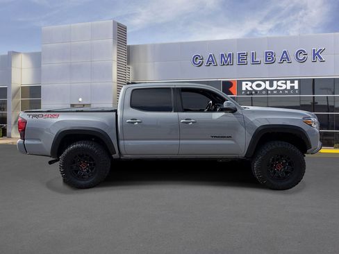 Used 2019 Toyota Tacoma TRD Off-Road AWD/4WD image 7
