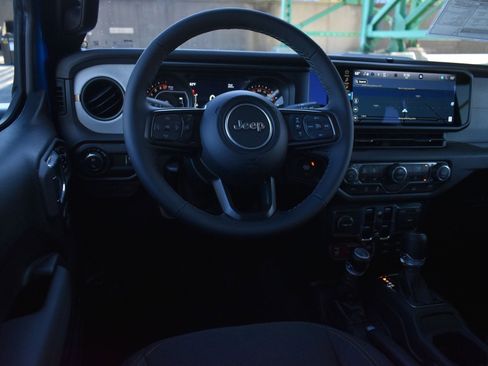 New 2025 Jeep Gladiator Sport image 16