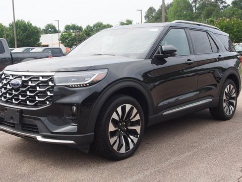 Certified 2025 Ford Explorer Platinum w/ LUX Leather Package AWD/4WD image 3