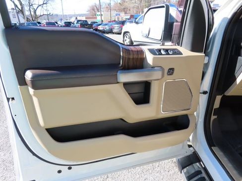 Used 2018 Ford F150 Lariat image 12