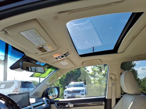 Used 2023 Lexus GX 460 Premium w/ Premium Package AWD/4WD image 12