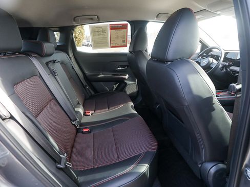 Used 2025 Nissan Kicks SR image 21