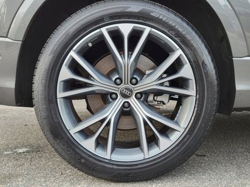 Used 2025 Audi Q8 Premium w/ Convenience Package image 21