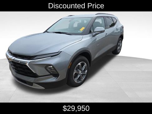 Used 2024 Chevrolet Blazer LT w/ Convenience Package AWD/4WD image 3
