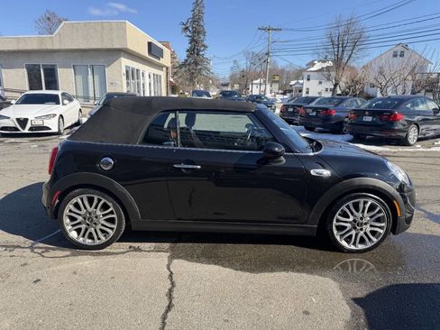Used 2016 MINI Cooper S image 9