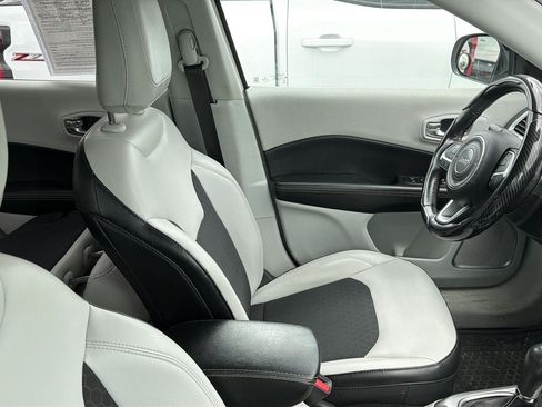 Used 2019 Jeep Compass Latitude w/ Popular Equipment Group AWD/4WD image 13