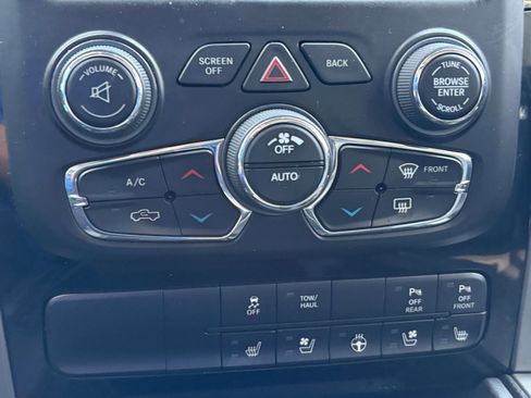 Used 2017 RAM 1500 Sport w/ Convenience Group AWD/4WD image 19