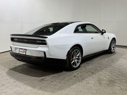 Used 2025 Dodge Charger Daytona Scat Pack w/ Track Pack image 7