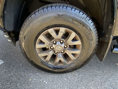 Used 2021 Toyota Tacoma SR5 image 13