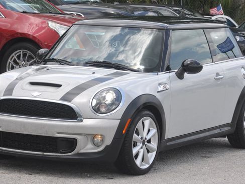 Used 2013 MINI Cooper S FWD image 2