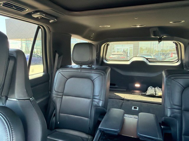 Used 2023 Lincoln Navigator Reserve RWD image 6