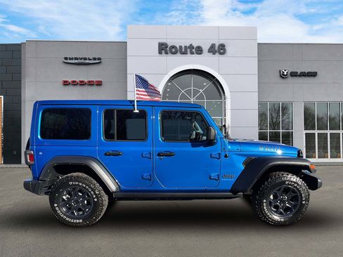 Used 2023 Jeep Wrangler Unlimited w/ Sun & Screen Package image 6
