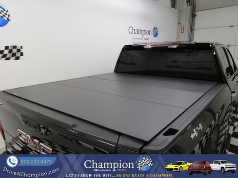 Used 2023 GMC Sierra 1500 SLT w/ SLT Premium Package AWD/4WD image 15