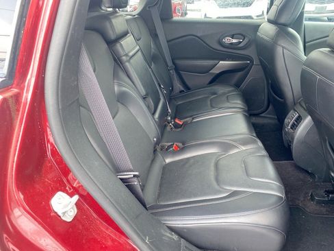 Used 2019 Jeep Cherokee Limited image 22