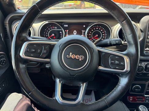 Used 2020 Jeep Gladiator Rubicon w/ Uconnect 4C Nav & Sound Group image 29