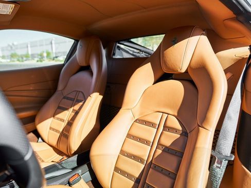 Used 2022 Ferrari F8 Tributo image 43