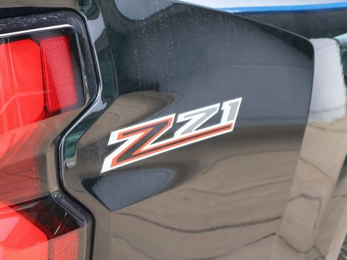 New 2025 Chevrolet Colorado Z71 w/ Midnight Edition image 21