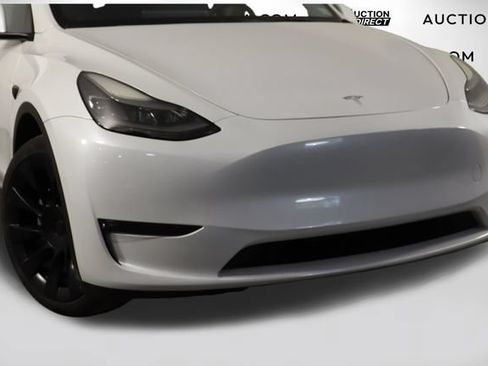 Used 2023 Tesla Model Y Long Range AWD/4WD image 44