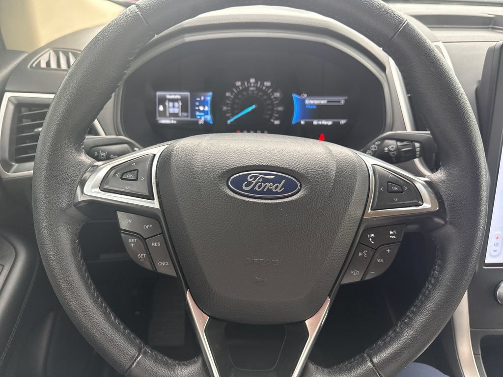 Used 2024 Ford Edge SEL AWD/4WD image 10