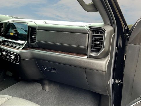 Used 2023 GMC Sierra 1500 Elevation w/ LPO, Elevation Black Package image 18