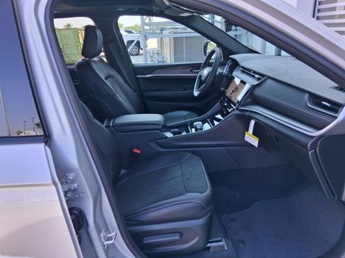 New 2026 Jeep Grand Cherokee Altitude RWD image 25