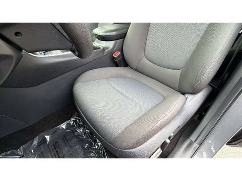 Used 2025 Toyota RAV4 XLE AWD/4WD image 21