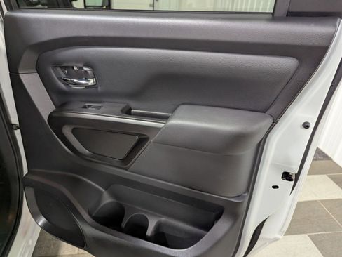 Used 2024 Nissan Titan SV w/ SV Convenience Package image 26