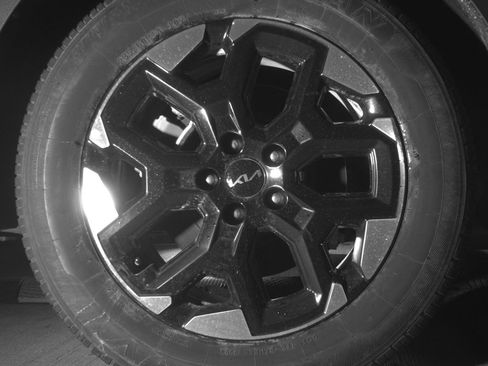 Used 2024 Kia Sorento S image 13