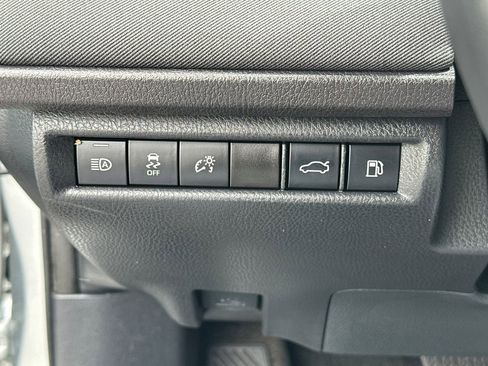 Used 2025 Toyota Camry LE w/ Convenience Package AWD/4WD image 17