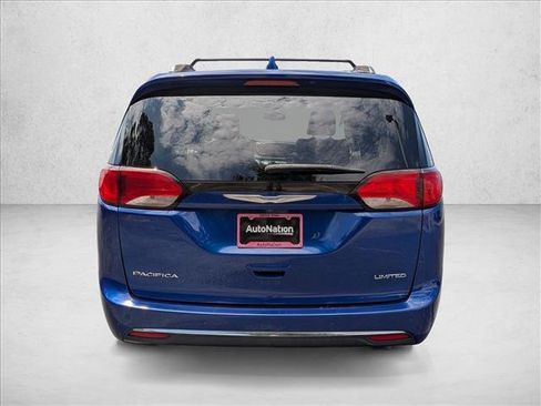 Used 2020 Chrysler Pacifica Limited FWD image 7