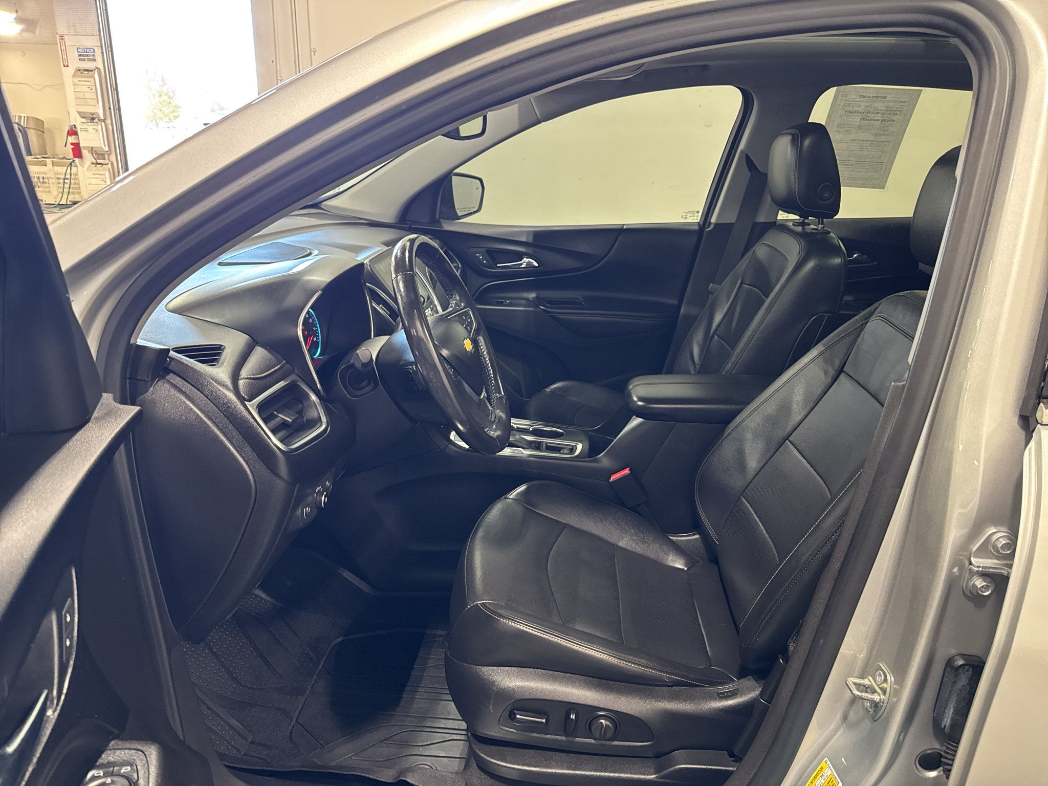 Used 2018 Chevrolet Equinox Premier AWD/4WD image 35
