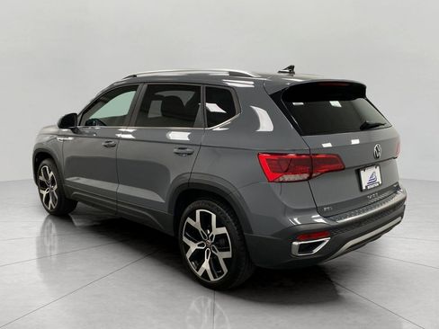 Used 2022 Volkswagen Taos SEL w/ Panoramic Sunroof Package AWD/4WD image 7