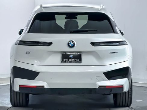Used 2024 BMW iX xDrive50 w/ Premium Package AWD/4WD image 7