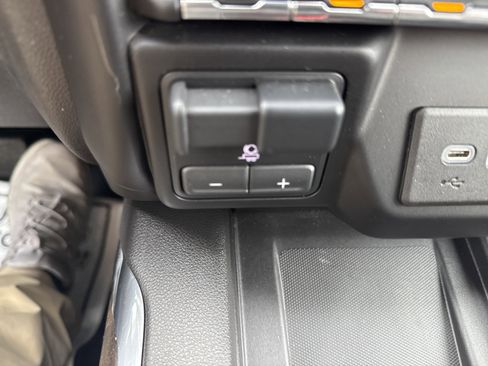 Used 2020 GMC Sierra 1500 Denali w/ Driver Alert Package II image 29