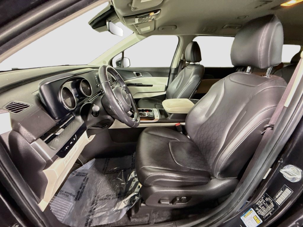 Used 2023 Kia Carnival LX FWD image 21