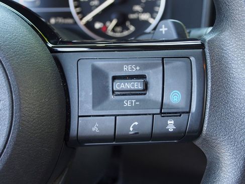 Used 2023 Nissan Rogue SV FWD image 23