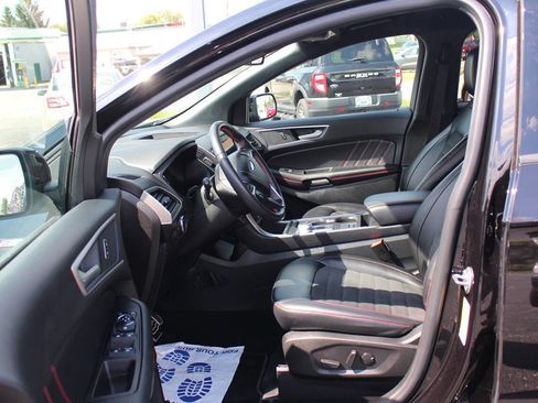 Used 2024 Ford Edge ST-Line image 11