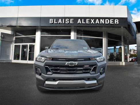 Used 2023 Chevrolet Colorado Trail Boss w/ LPO, Dark Essentials Package AWD/4WD image 9
