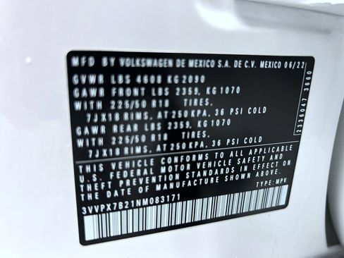 Used 2022 Volkswagen Taos SE w/ Panoramic Sunroof Package AWD/4WD image 25